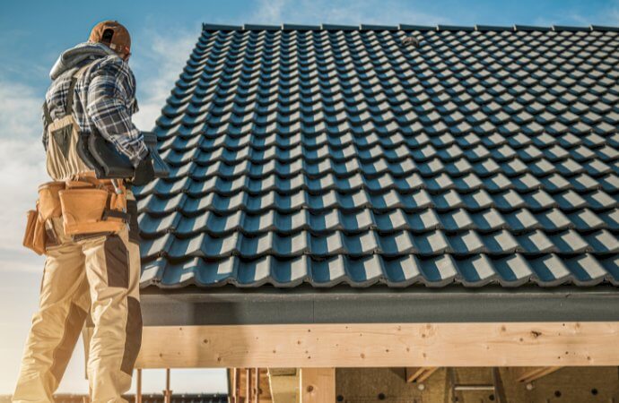 découvrez nos conseils pratiques pour réussir la rénovation de votre toiture et assurer sa durabilité.