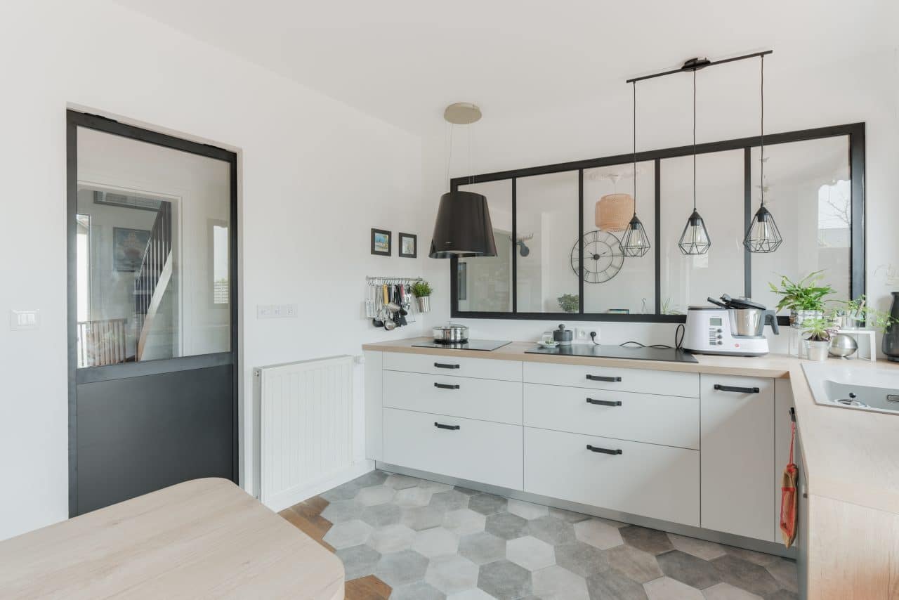 contactez-nous pour refaire votre cuisine avec des experts. conseils personnalisés et devis gratuits pour votre projet de rénovation de cuisine.