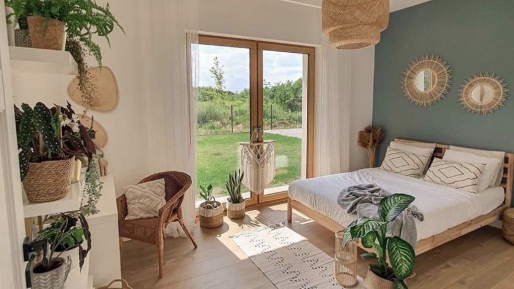 découvrez comment choisir la couleur parfaite pour votre chambre afin de créer une ambiance chaleureuse et apaisante.