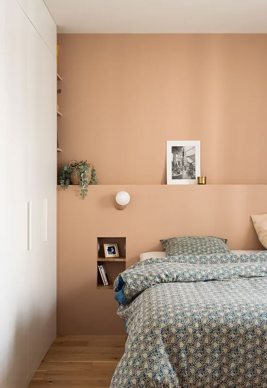 découvrez les couleurs apaisantes idéales pour une chambre parentale en 2025, alliant douceur et sérénité pour un espace relaxant et élégant.