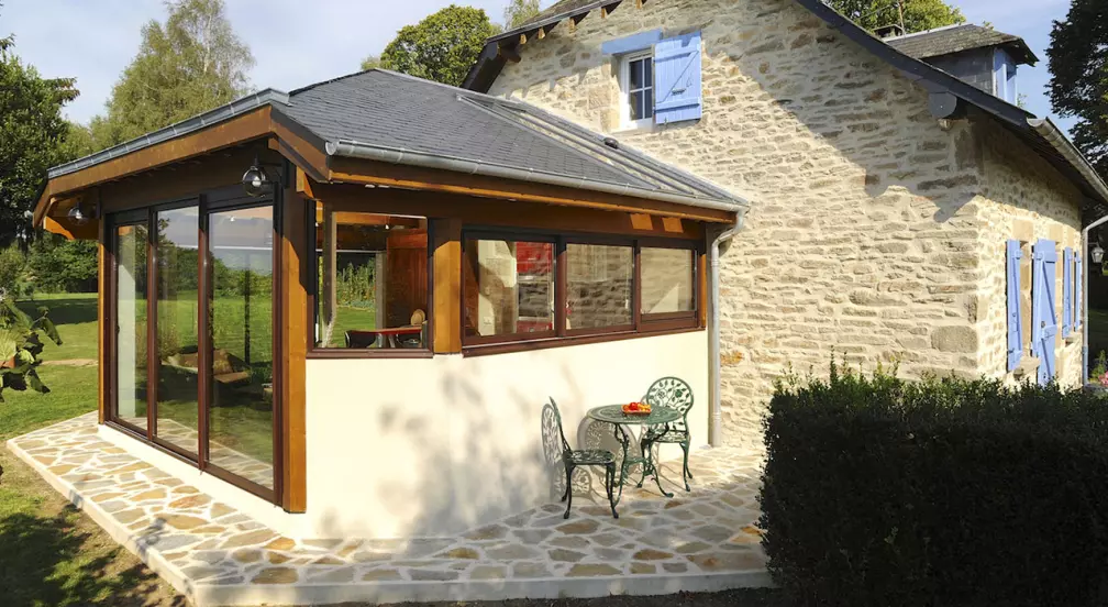 découvrez le coût moyen pour l'agrandissement d'une maison en meulière, incluant les matériaux, la main-d'œuvre et les conseils pour réussir votre projet.