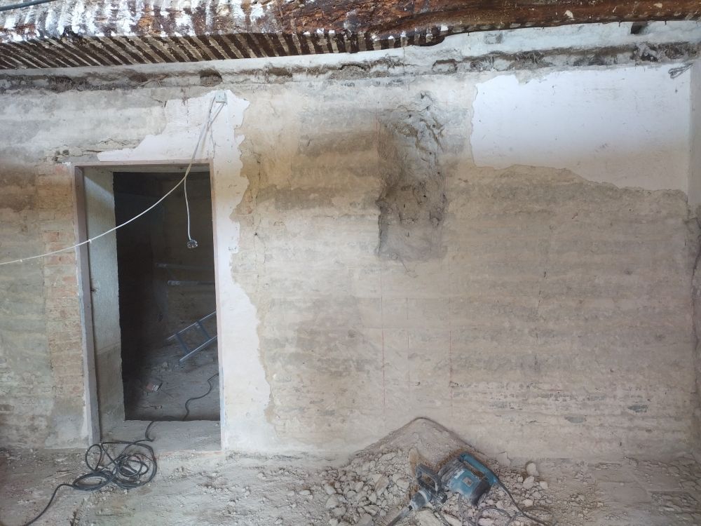 découvrez le coût d'un agrandissement de mur porteur : estimation des prix, facteurs influençant le budget, et conseils pour réussir vos travaux en toute sécurité.