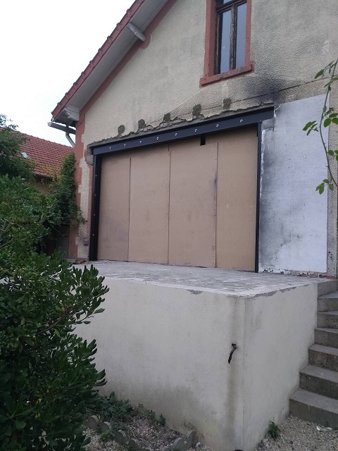 découvrez le coût de la démolition d'un mur porteur, les facteurs influençant le prix et les conseils pour bien préparer votre chantier en toute sécurité.