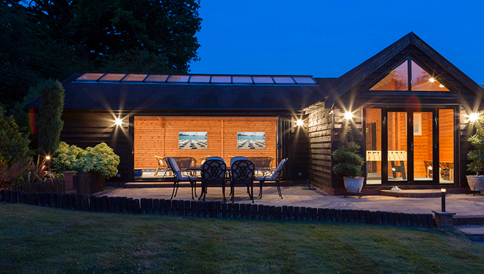 découvrez comment optimiser le coût de l'électricité pour votre maison et réduisez vos factures d'énergie grâce à nos conseils pratiques et astuces simples.