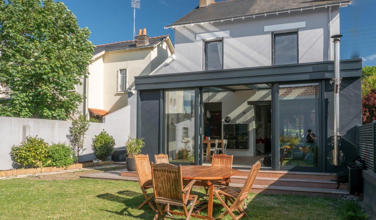 découvrez les coûts et astuces pour bien planifier le budget lors de l'agrandissement de votre maison. conseils pratiques pour réussir vos travaux efficacement.