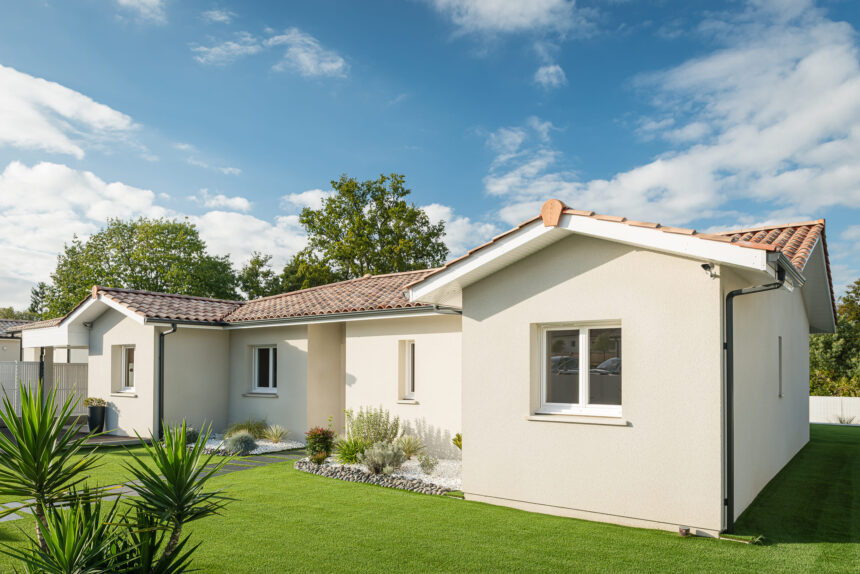 découvrez le coût moyen pour la façade d'une maison neuve, incluant les matériaux, la main-d'œuvre et les conseils pour bien budgétiser votre projet de construction.