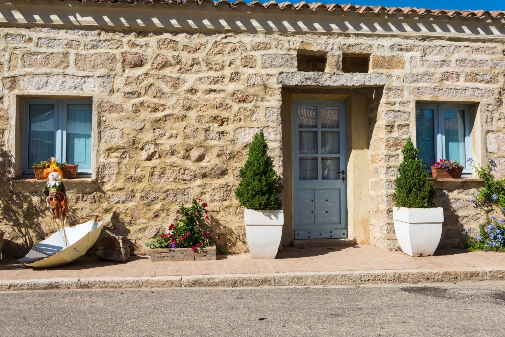 découvrez le coût moyen pour la façade d'une maison neuve, les matériaux utilisés et les facteurs qui influencent le prix pour bien préparer votre budget.