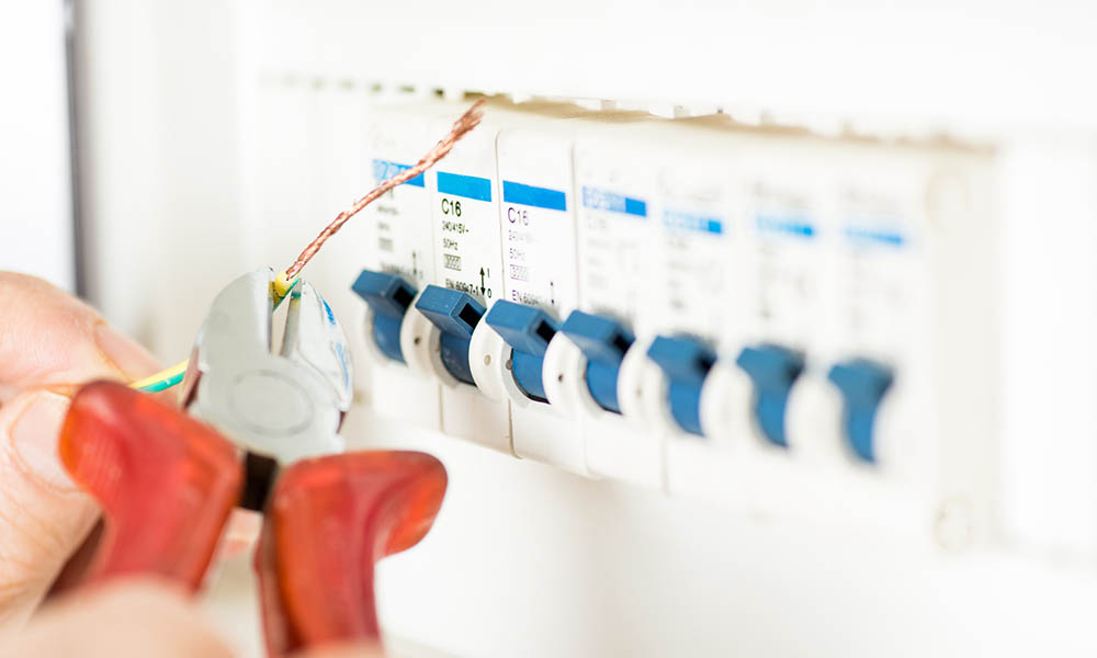 découvrez le coût moyen pour l'installation électrique d'un appartement de 40m², incluant matériaux, main-d'œuvre et conseils pour un budget maîtrisé.