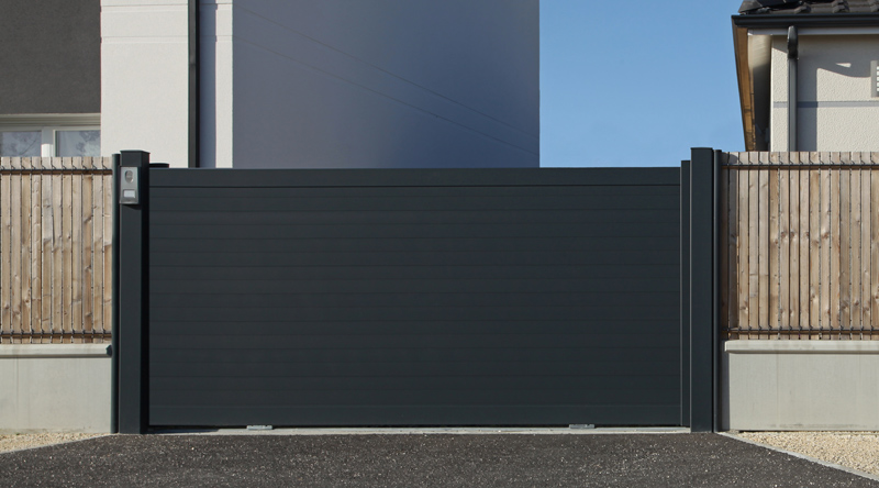 découvrez le coût d'installation d'un portail électrique, les facteurs qui influencent le prix et comment bien choisir votre équipement pour un investissement réussi.