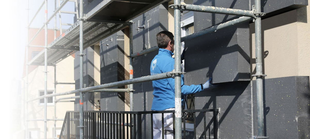 découvrez le coût estimatif pour l'isolation des murs, les facteurs qui influencent le prix, et des conseils pour optimiser votre budget tout en améliorant l'efficacité énergétique de votre habitation.