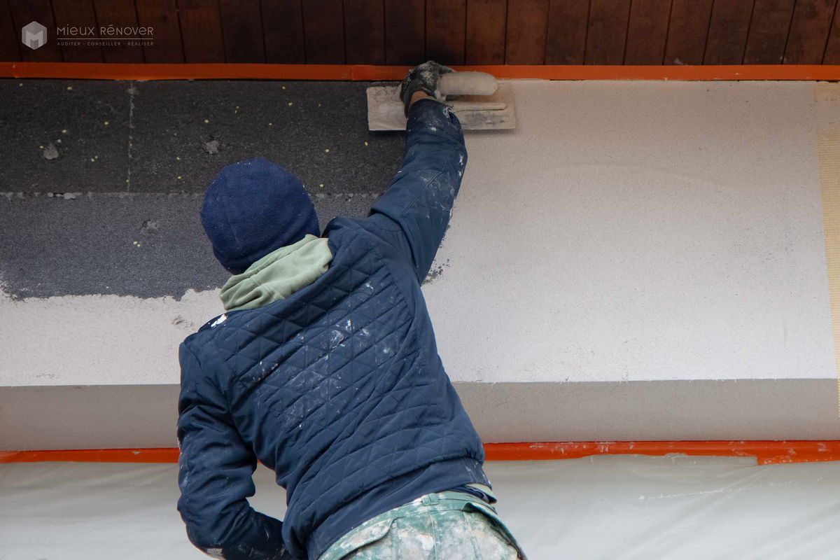 découvrez le coût de l'isolation thermique extérieure au m² pour optimiser votre budget rénovation énergétique. comparez les prix et profitez de conseils d'experts.