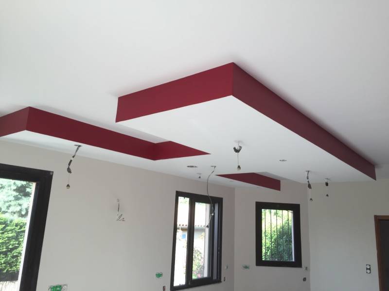découvrez le coût moyen pour la peinture de votre plafond, incluant les matériaux, la main-d'œuvre et des conseils pour optimiser votre budget.