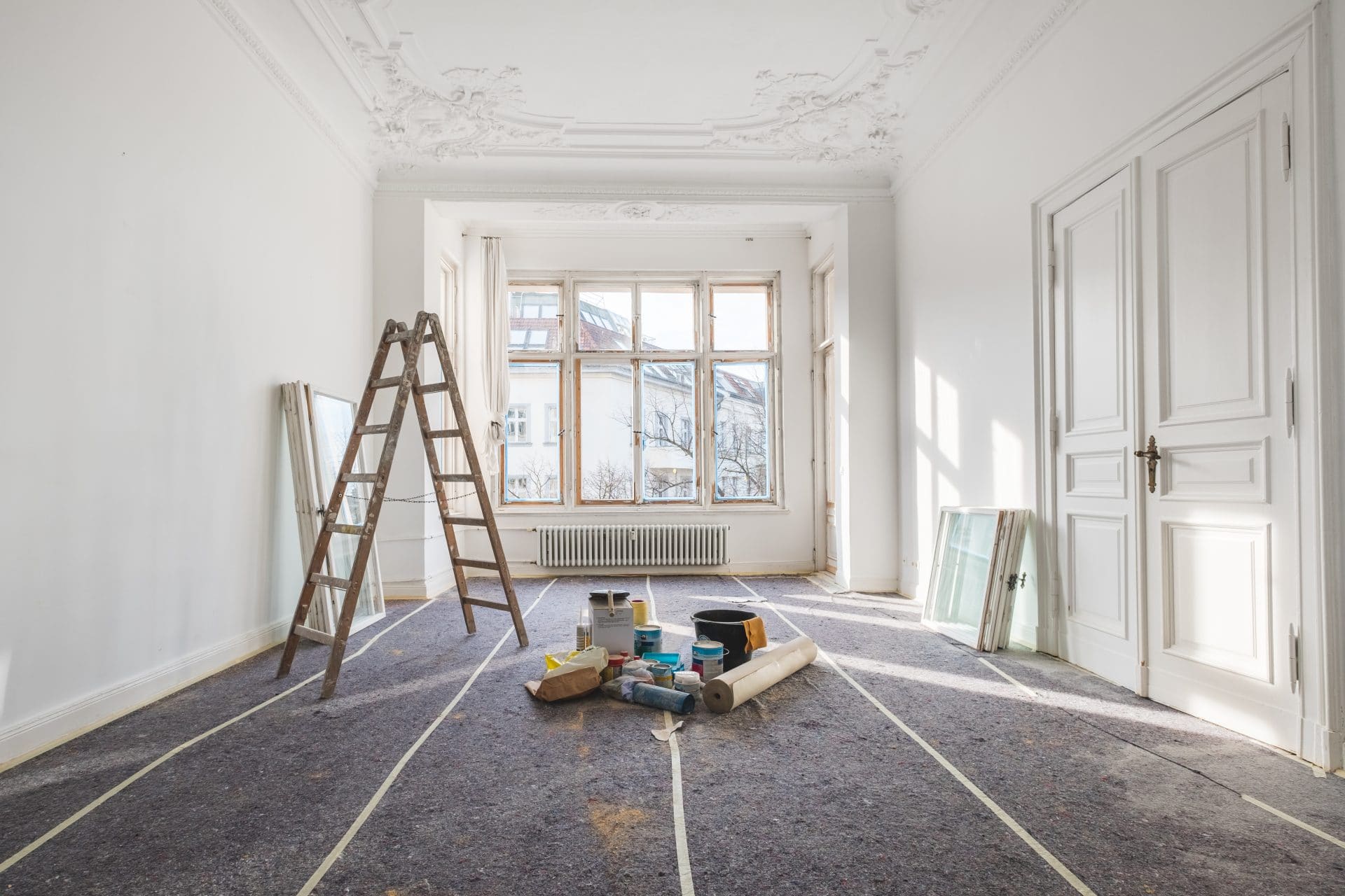 découvrez les coûts estimés pour le rafraîchissement d'un appartement et obtenez des conseils pour optimiser votre budget rénovation.