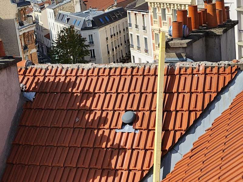 cout refection toiture tuile au m2 1 découvrez le coût moyen de la réfection d'une toiture en tuile au m², conseils et facteurs à considérer pour un budget précis et une rénovation réussie.