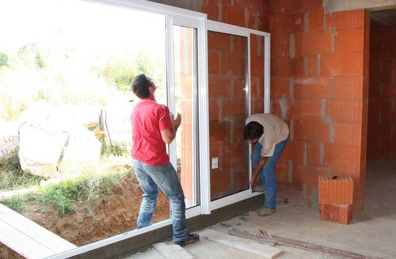 découvrez le coût du remplacement d'une baie coulissante, facteurs influents et conseils pour bien choisir votre modèle et optimiser votre budget.