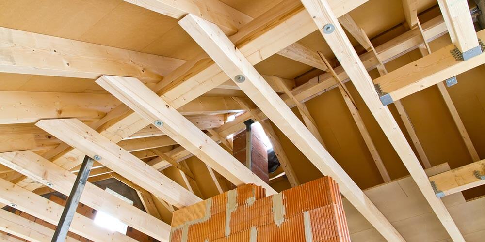 découvrez le coût de la rénovation d'une charpente en bois, incluant les prix moyens, les facteurs influençant le tarif et des conseils pour bien préparer votre projet.