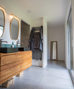 découvrez le coût moyen pour une rénovation complète au m² et obtenez des conseils pour estimer votre budget de travaux de manière précise et efficace.