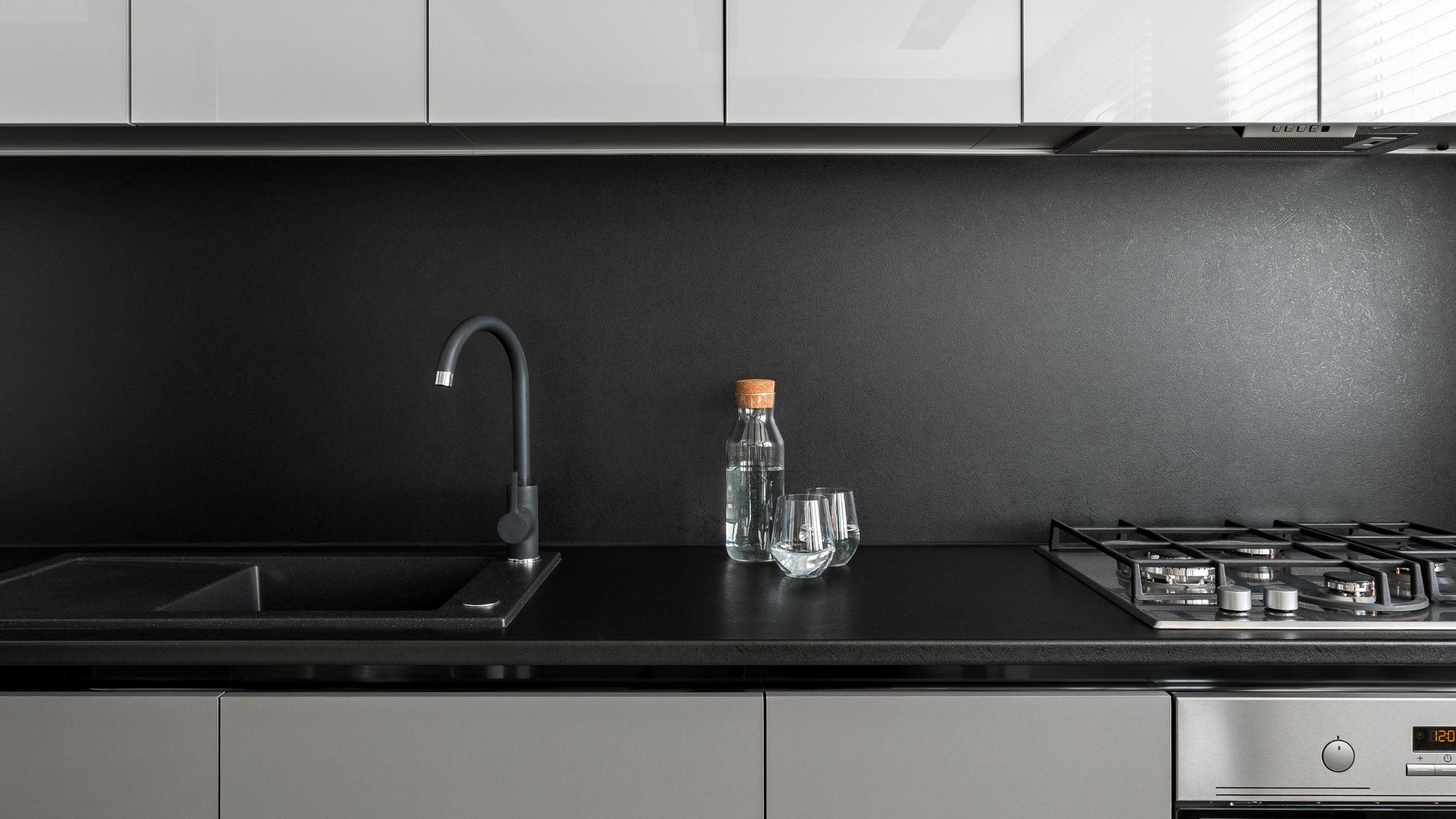 découvrez notre guide d'estimation du coût de rénovation cuisine pour planifier votre projet en toute sérénité avec des conseils pratiques et astuces.