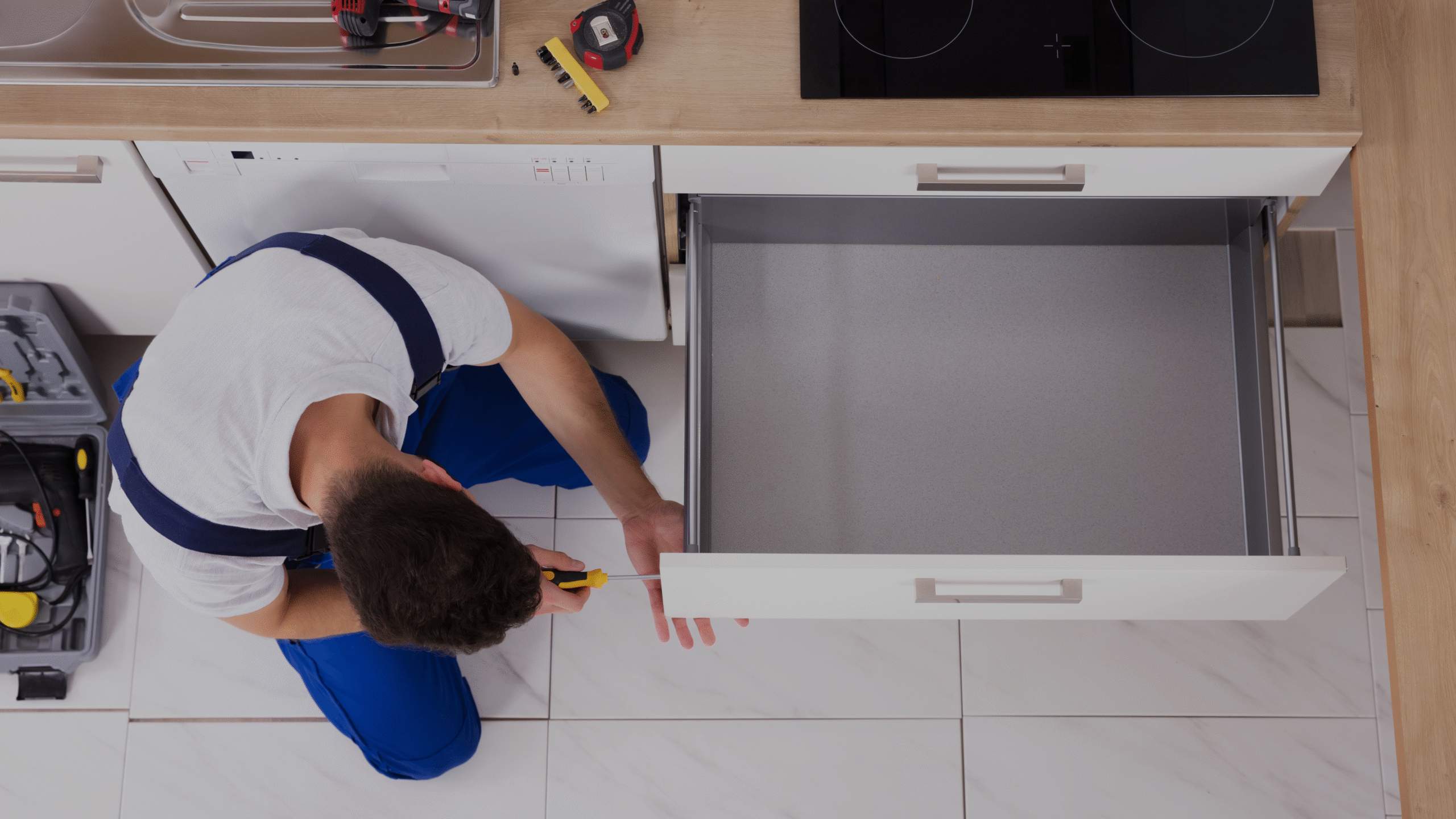 découvrez notre guide complet sur le coût de rénovation de cuisine, avec des conseils pratiques pour estimer les prix et réaliser des économies efficaces.