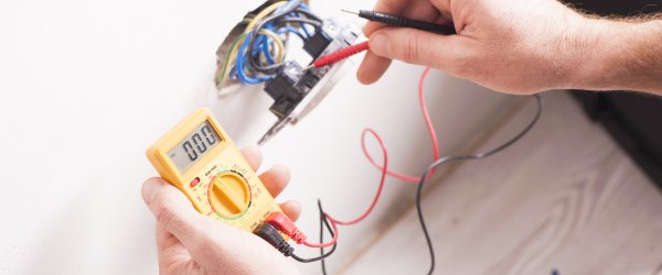 découvrez notre guide complet sur le coût de la rénovation électrique et apprenez à bien budgétiser vos travaux pour une installation sécurisée et conforme.