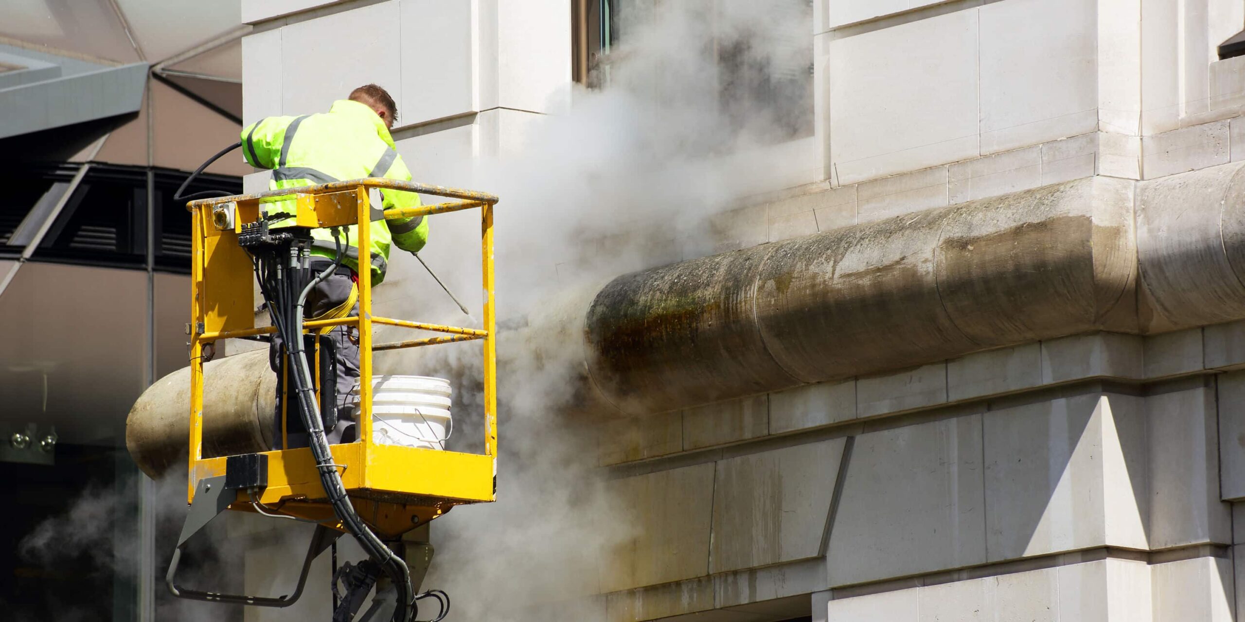 découvrez les coûts de rénovation de façade pour bien planifier vos travaux et améliorer l'esthétique de votre maison.
