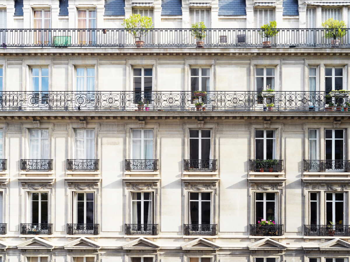 découvrez les coûts de rénovation d'un immeuble : estimation des dépenses, facteurs influençant le prix, et conseils pour un projet réussi et rentable.