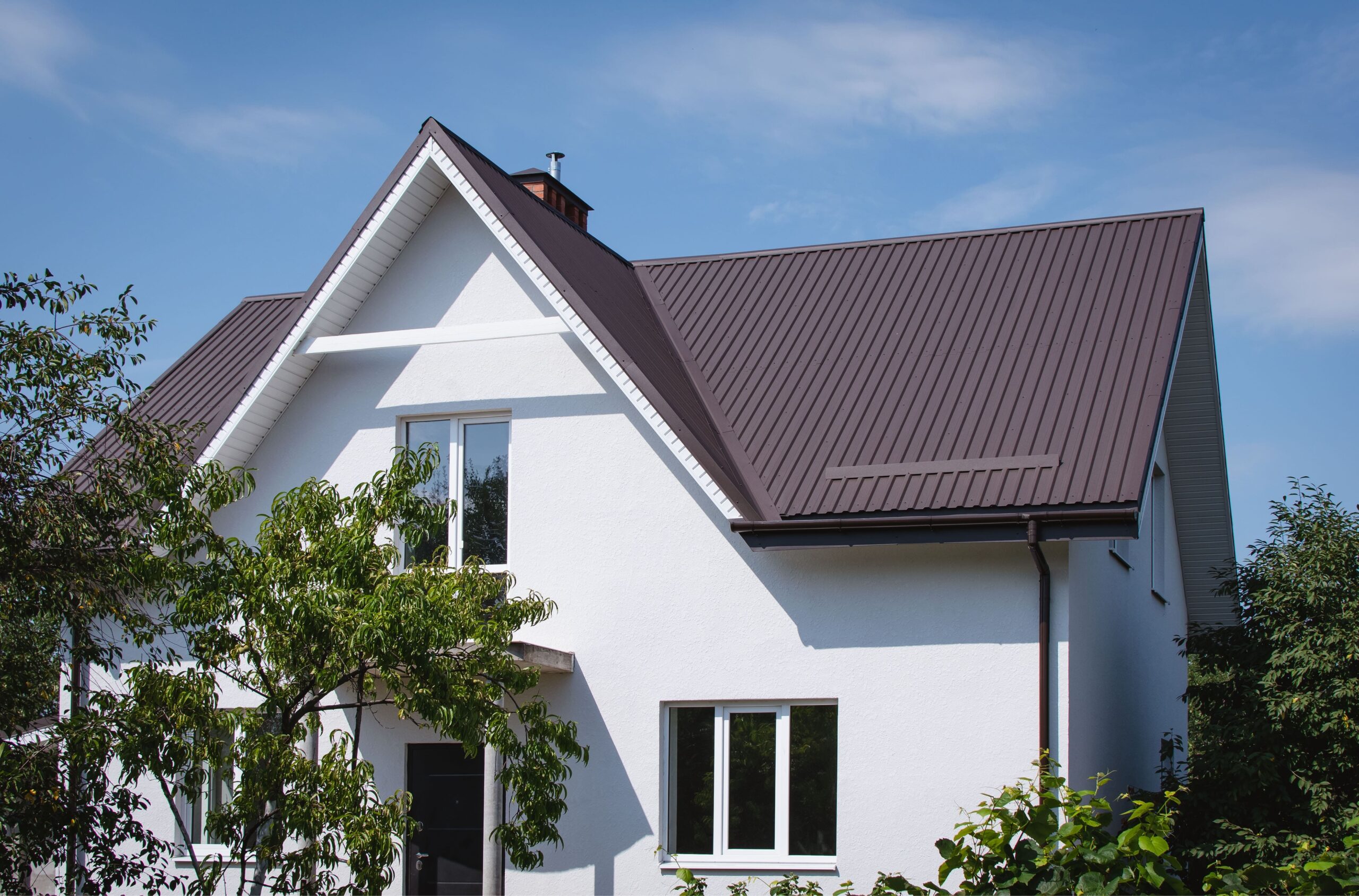 découvrez notre guide complet pour estimer le coût de la rénovation de votre maison et apprenez des astuces pour économiser efficacement tout au long de votre projet.