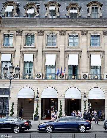 découvrez le coût estimatif pour la rénovation du ritz paris en 2025, incluant les aspects financiers, les matériaux de luxe et les délais prévus pour ce projet prestigieux.