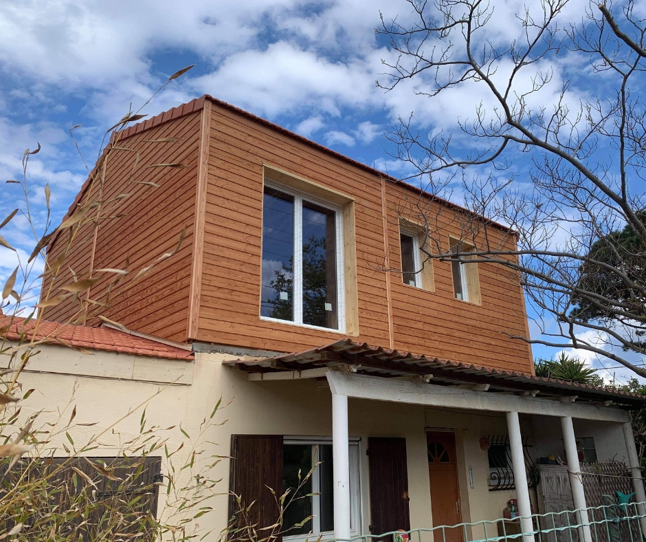 découvrez le coût d'une surélévation en bois et les avantages économiques de cette solution écologique pour agrandir votre habitation.