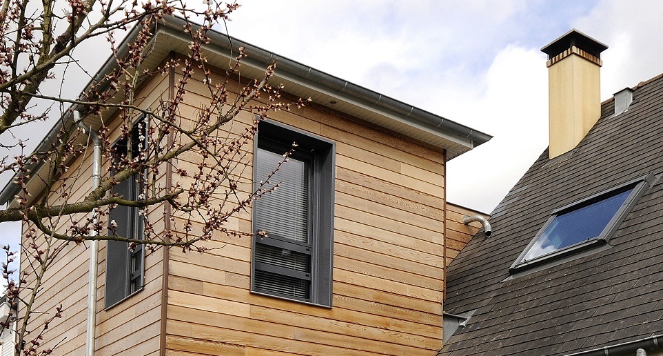 découvrez notre guide complet sur le coût de la surélévation de maison, avec des conseils pratiques pour bien planifier votre projet et optimiser votre budget.