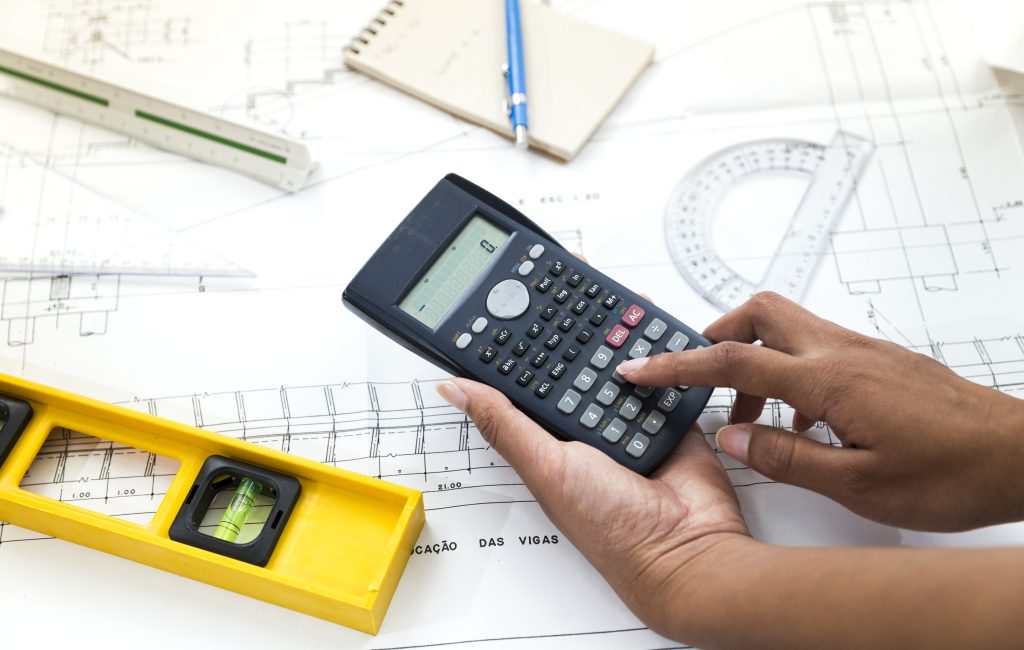 découvrez comment estimer le coût des travaux pour vos projets de rénovation ou de construction, avec des conseils pratiques et des astuces pour maîtriser votre budget.