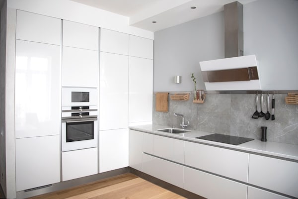 découvrez le coût des travaux pour le déplacement d'une cuisine, incluant les prix moyens, les étapes clés et des conseils pour bien planifier votre rénovation.