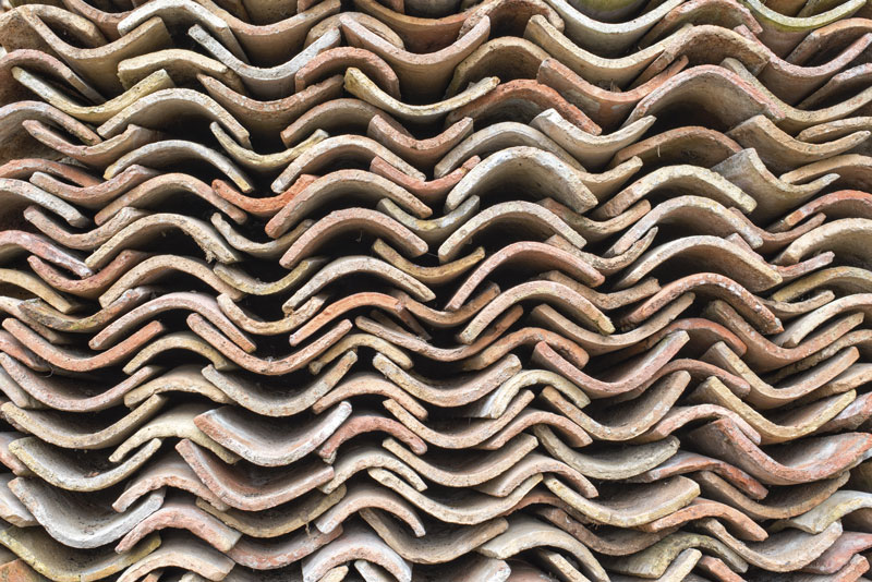 découvrez le coût des tuiles pour vos projets de couverture : types, prix moyens et conseils pour bien choisir et optimiser votre budget.