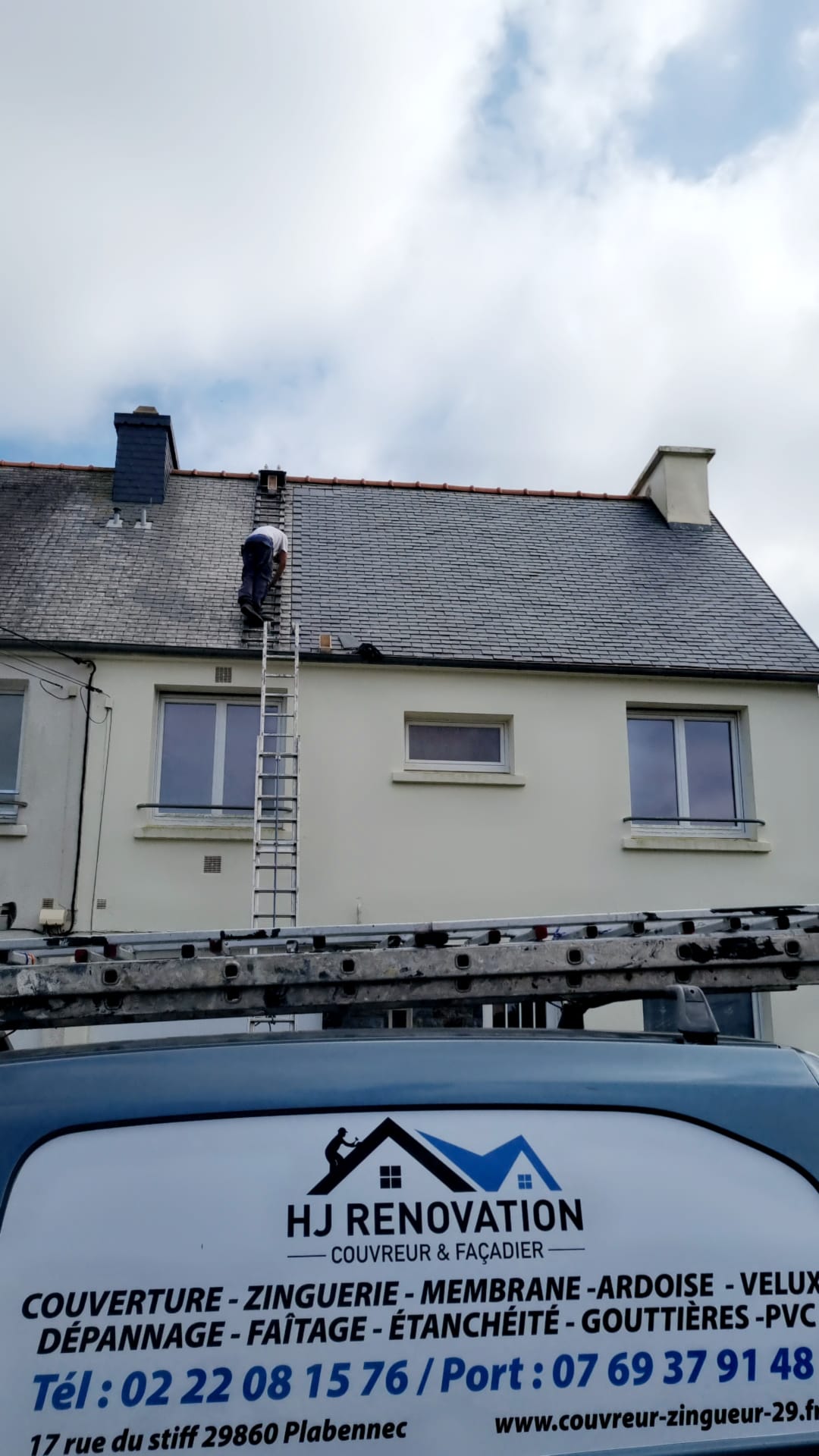 couvreur à concarneau spécialisé en zinguerie et nettoyage de toiture pour garantir l'étanchéité et la longévité de votre toit. service professionnel et fiable.