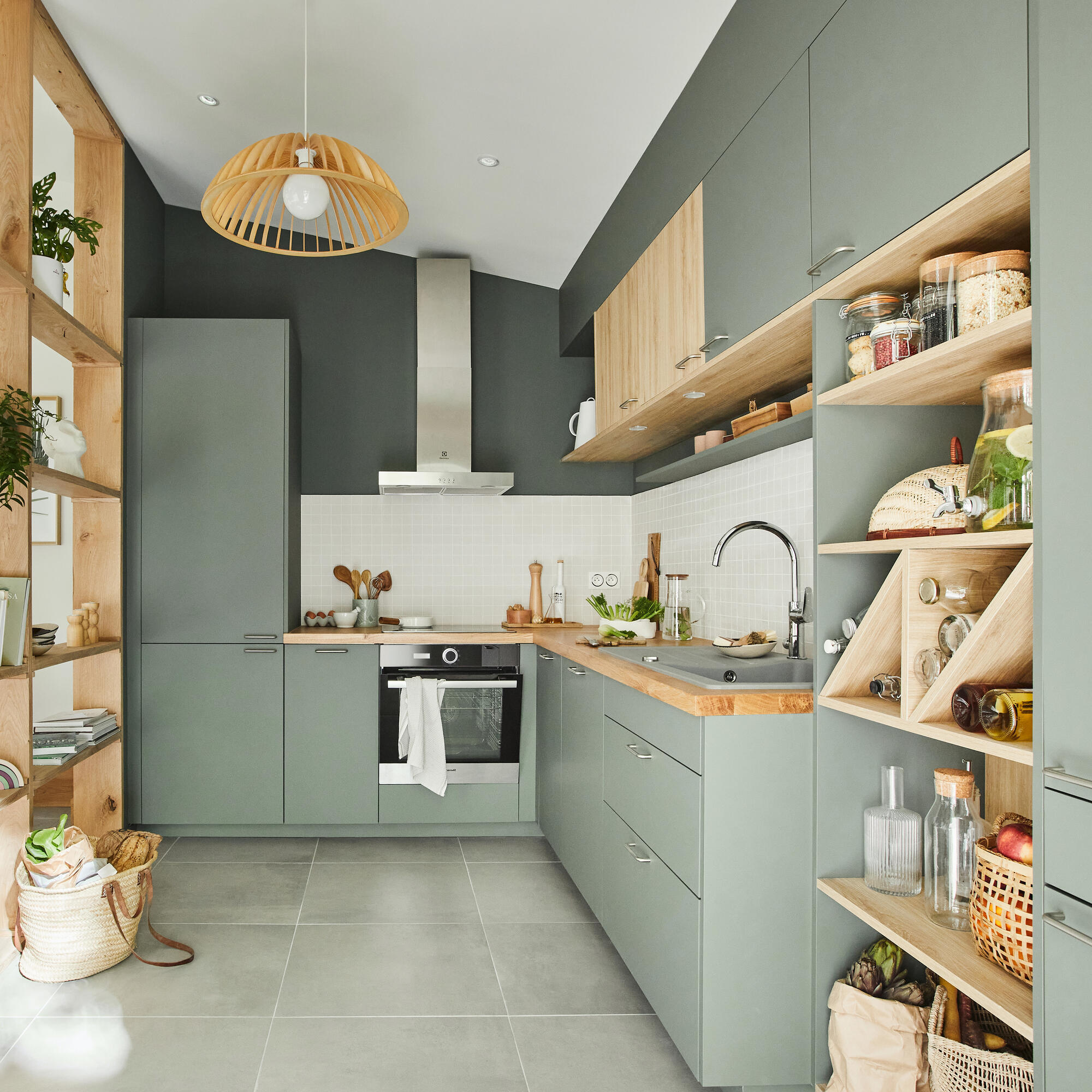 découvrez notre offre de cuisine équipée avec installation gratuite pour un intérieur moderne et fonctionnel sans frais supplémentaires.