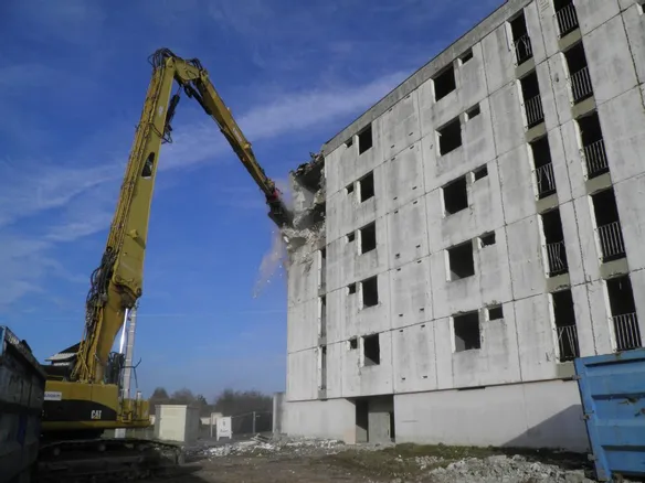 service professionnel de démolition d'appartements : rapidité, sécurité et respect des normes pour vos projets de rénovation ou reconstruction.