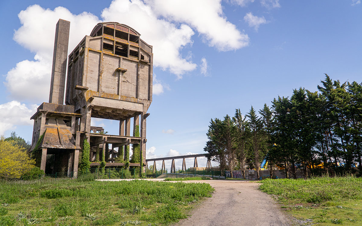 découvrez nos services professionnels de démolition partielle pour vos projets de rénovation et construction, alliant sécurité et efficacité.