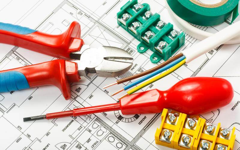 obtenez un devis électricité personnalisé rapidement et gratuitement. comparez les offres des professionnels qualifiés pour vos travaux électriques.