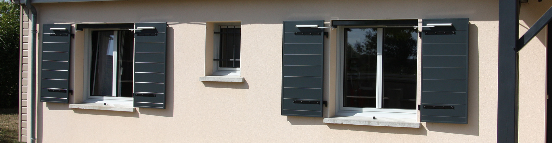 obtenez rapidement un devis personnalisé pour vos menuiseries extérieures. comparez les offres et choisissez la meilleure solution pour vos fenêtres, portes, et plus.