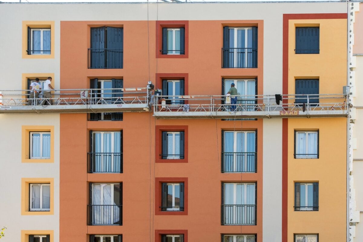 obtenez un devis précis pour le ravalement de la façade de votre immeuble. services professionnels, qualité garantie et tarifs compétitifs.