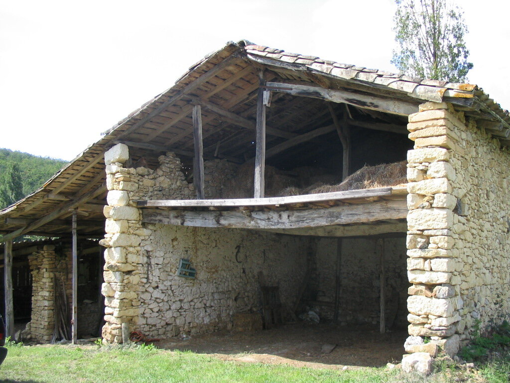 devis renovation grange 2 obtenez un devis précis pour la rénovation de votre grange. transformez votre espace avec des professionnels qualifiés pour un projet sur mesure et réussi.