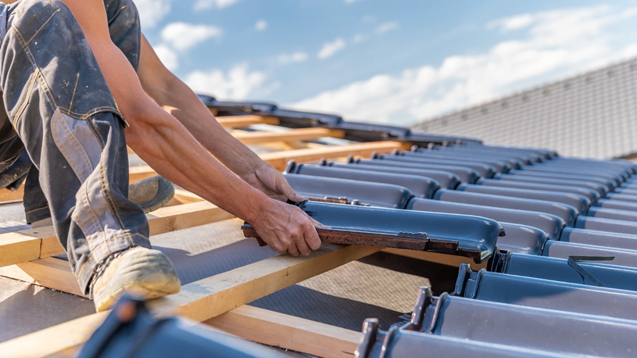obtenez un devis toiture personnalisé et gratuit pour vos travaux de toiture. comparez les prix des professionnels et trouvez la meilleure offre rapidement.