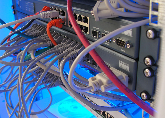 électricien à villeparisis spécialisé en installation d'alarmes et services électriques de qualité pour votre sécurité et confort.