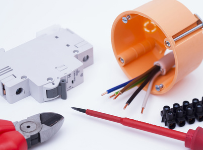 services d'électricité générale pour particuliers et professionnels : installation, rénovation, dépannage et maintenance électrique sécurisée et conforme aux normes.