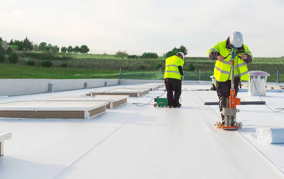 assurez l'étanchéité de votre toiture pour protéger votre maison des infiltrations et prolonger la durée de vie de votre toit efficacement.