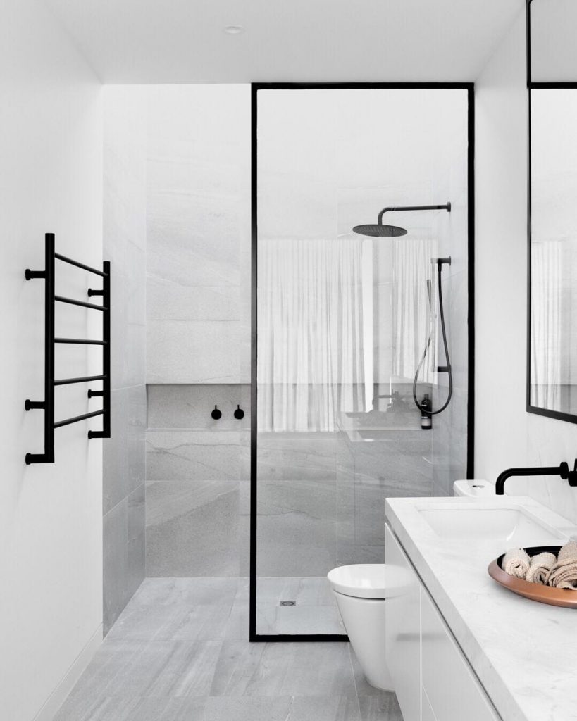 obtenez un exemple de devis pour une douche italienne afin de planifier votre projet de salle de bain en toute sérénité. comparez les prix et détails pour un aménagement moderne et pratique.