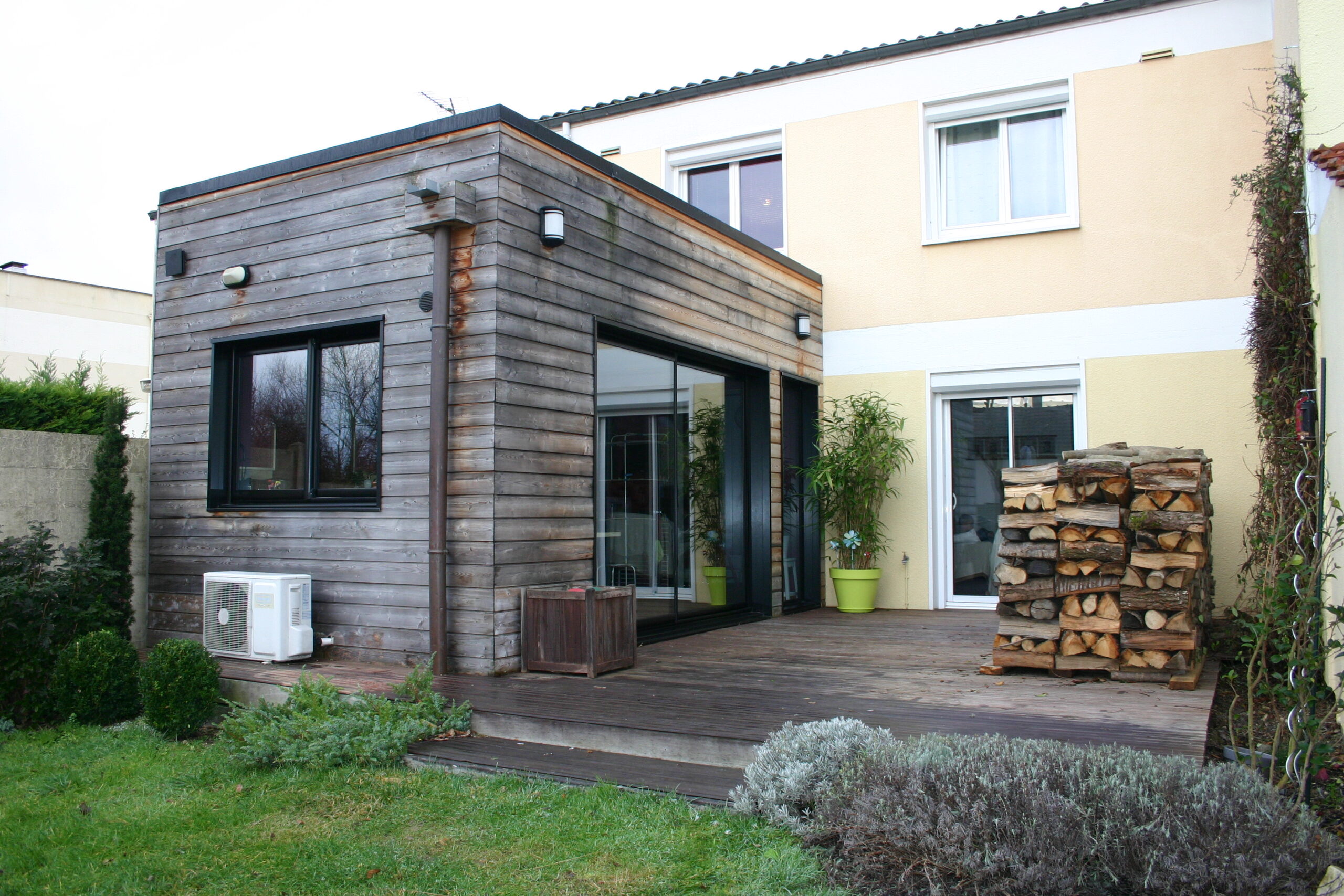 extension bois 2 scaled découvrez nos solutions d'extension bois pour agrandir votre espace de vie avec style et durabilité. profitez d'une construction écologique et esthétique adaptée à vos besoins.