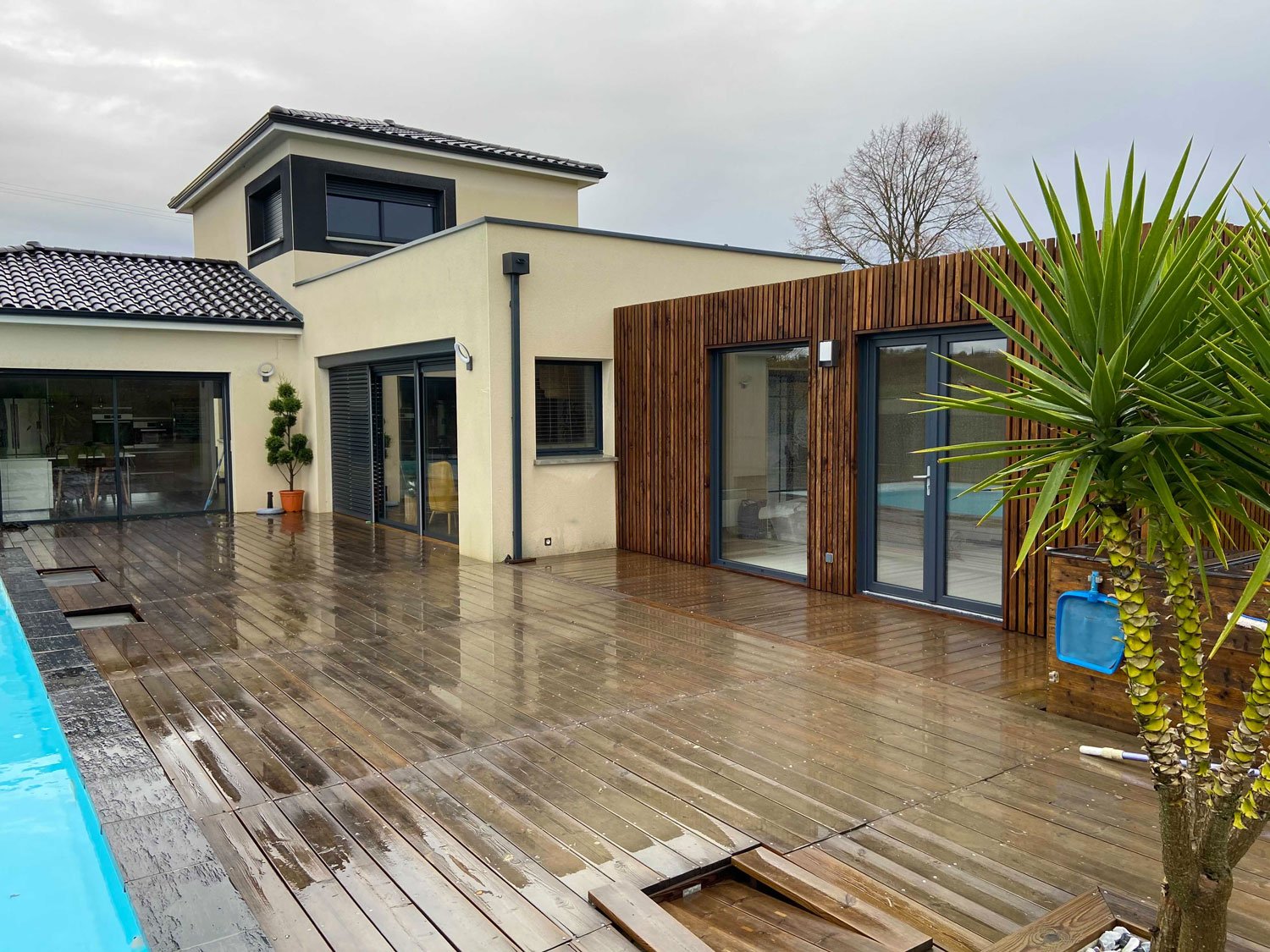 découvrez nos solutions d'extension bois pour agrandir votre espace de vie avec élégance et durabilité. profitez d'une construction écologique et esthétique adaptée à vos besoins.