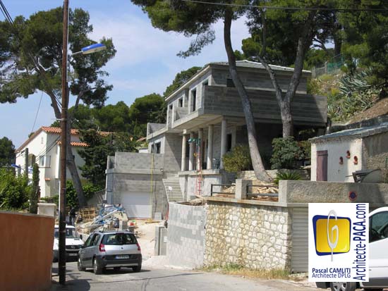 calculez le prix de votre projet d'extension de maison sur-mesure grâce à notre outil précis et facile à utiliser. obtenez une estimation personnalisée adaptée à vos besoins.