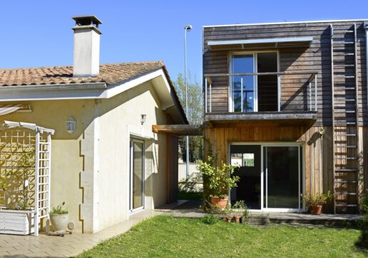 extension maison surelevee 1 découvrez comment réaliser une extension de maison surélevée pour gagner de l’espace et valoriser votre habitat. conseils, étapes et avantages d’une construction surélévée.